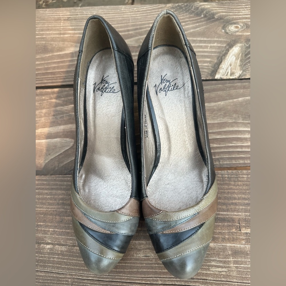 Very Volatile Unique Heels Size 7.5